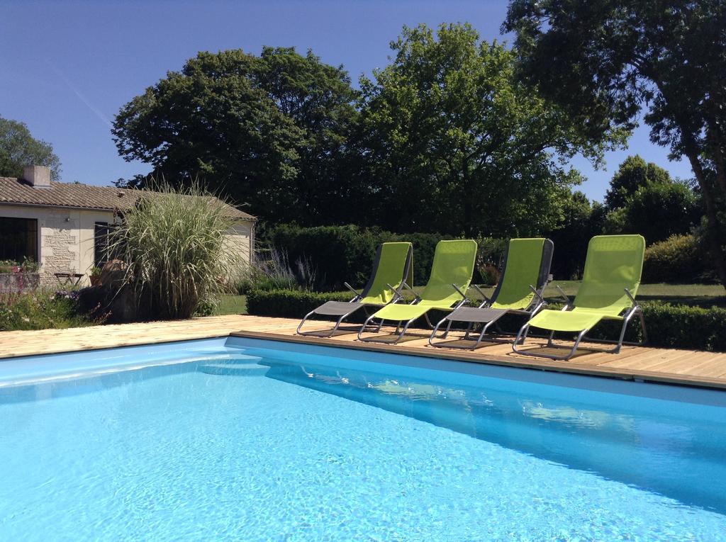 Bed and Breakfast La Grange d'Aunis Aigrefeuille-dʼAunis Exterior foto